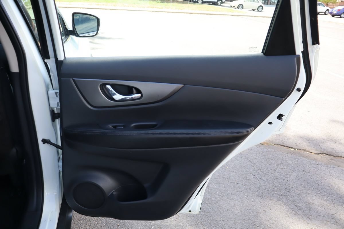 Used 2015 Nissan Rogue S AWD/4WD image 25