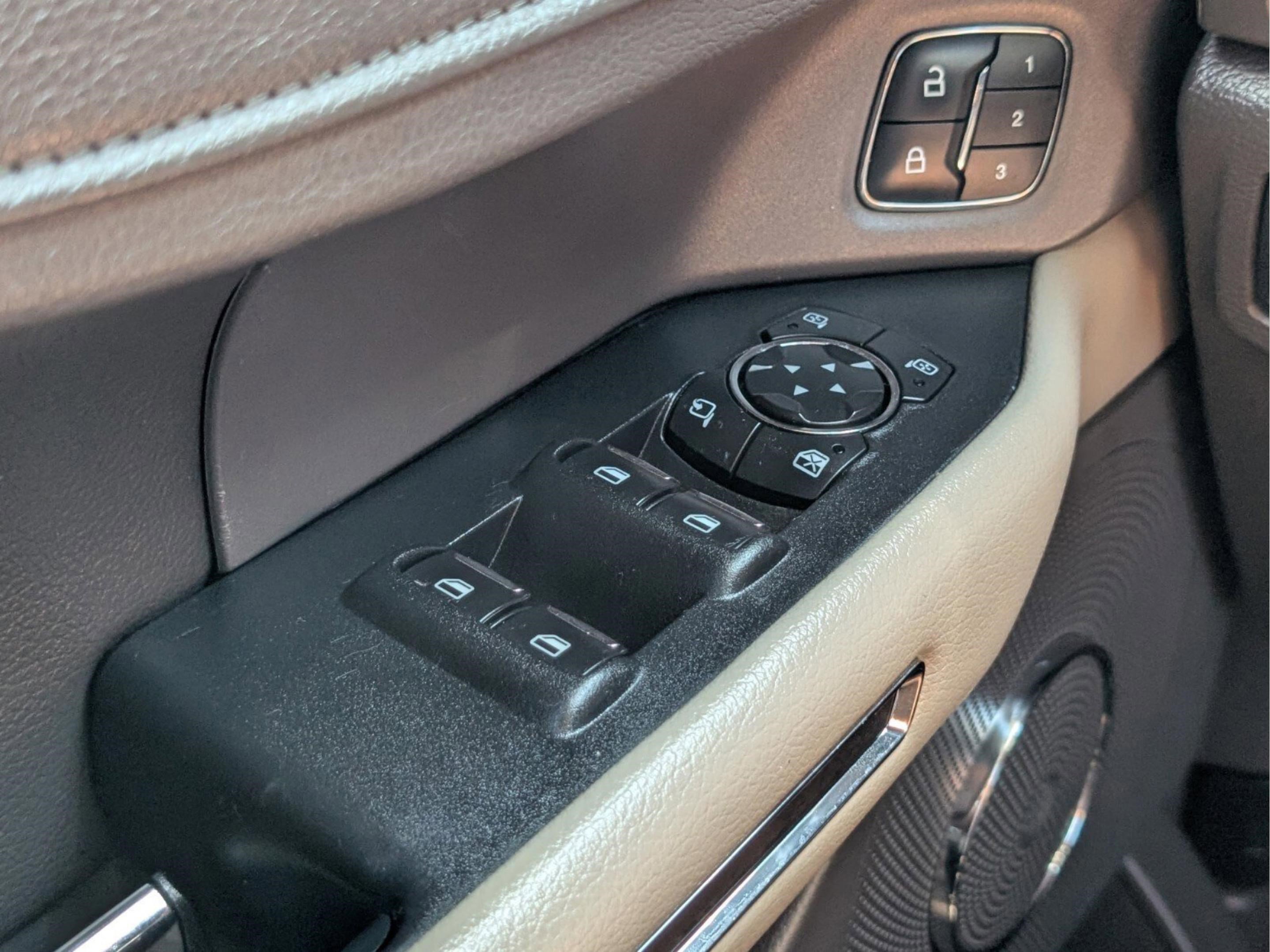 Used 2019 Ford Expedition Max XLT w/ Equipment Group 202A RWD image 22