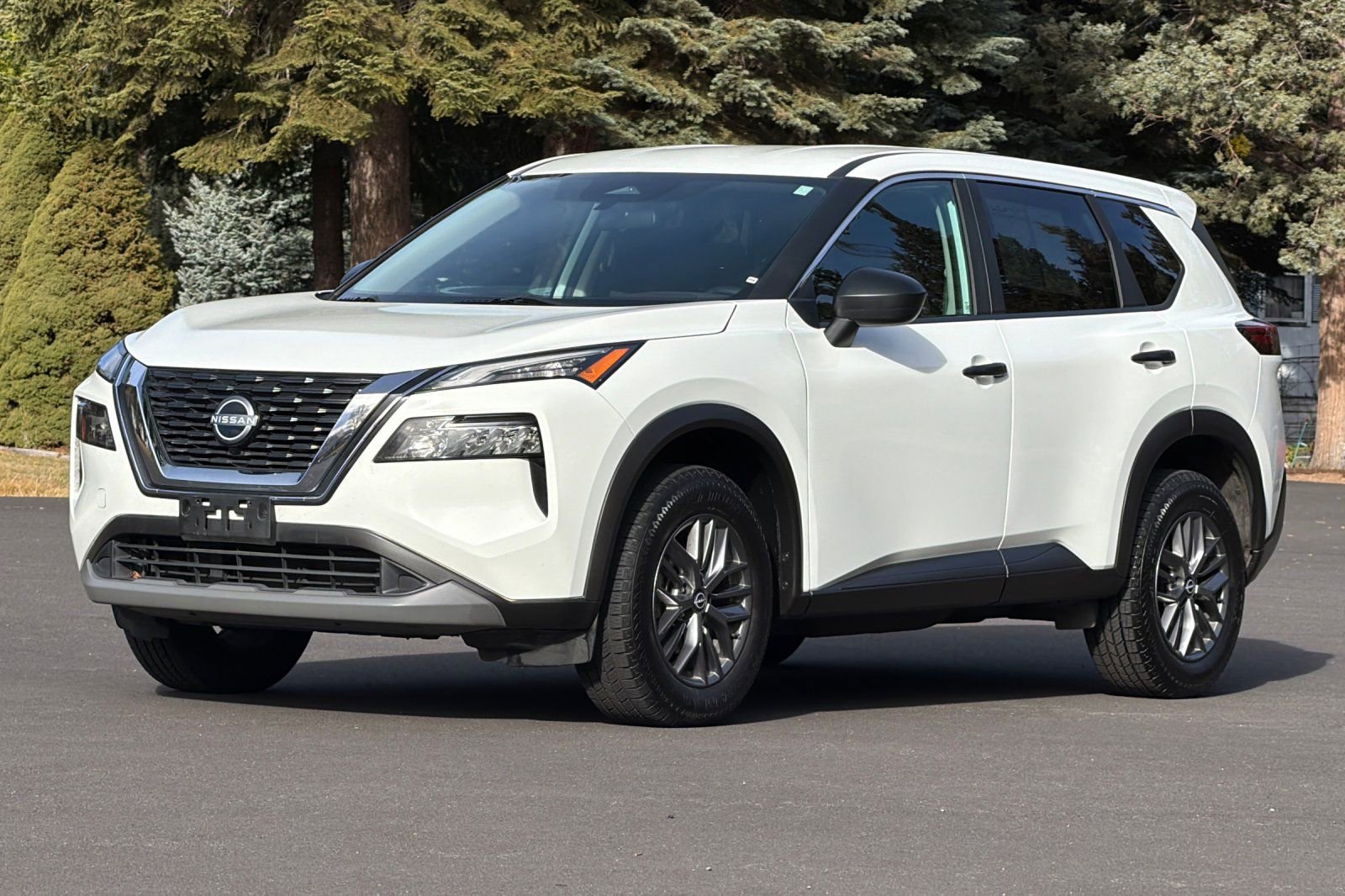 Used 2023 Nissan Rogue S image 8