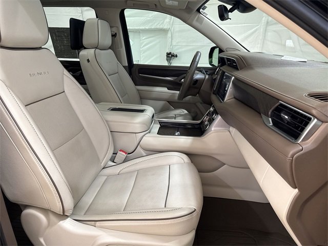 Certified 2023 GMC Yukon Denali w/ Advanced Technology Package image 28