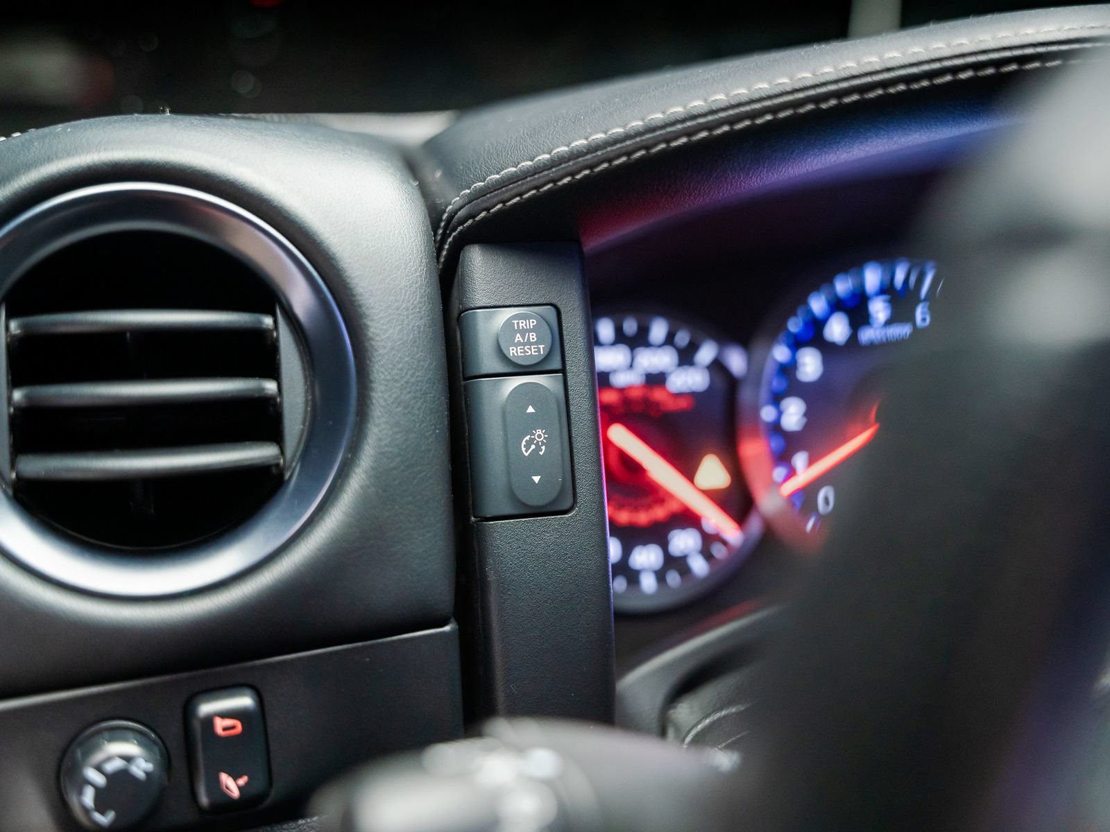Used 2014 Nissan GT-R Premium AWD/4WD image 58