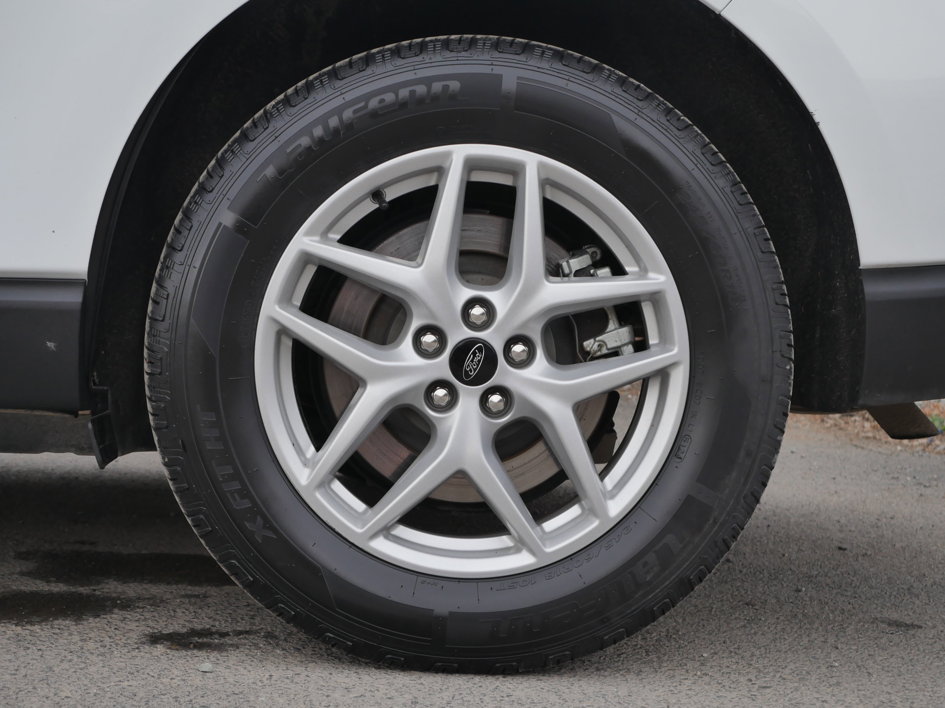 Used 2024 Ford Edge SEL w/ Convenience Package image 4