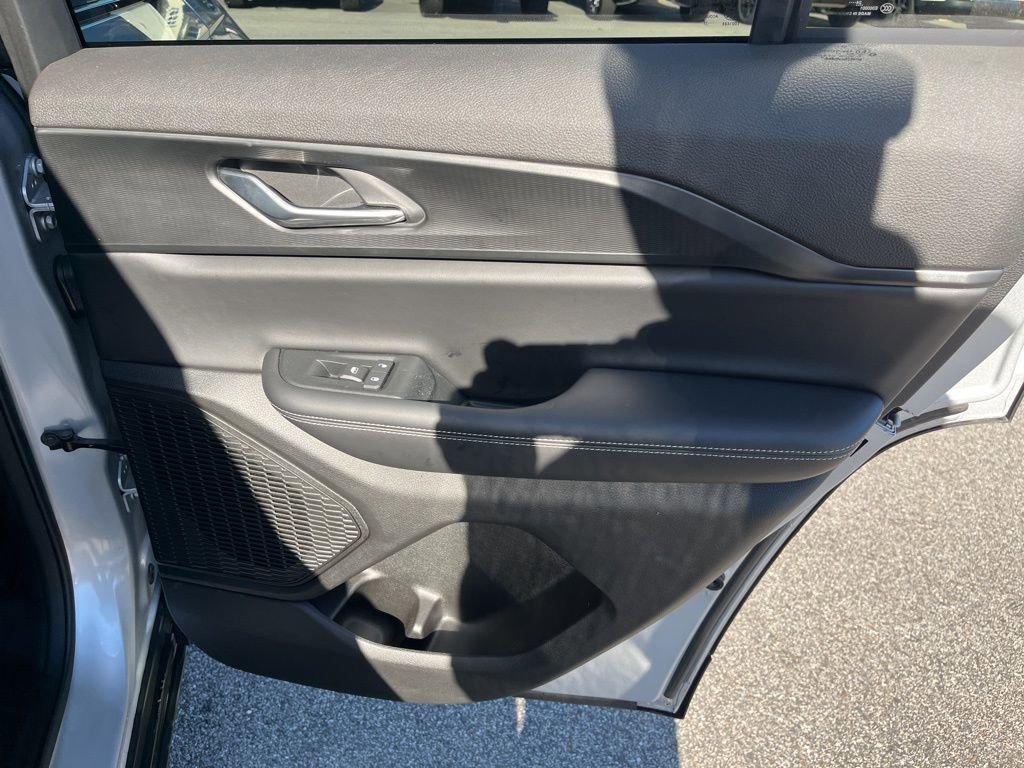 New 2025 Jeep Grand Cherokee Altitude image 12