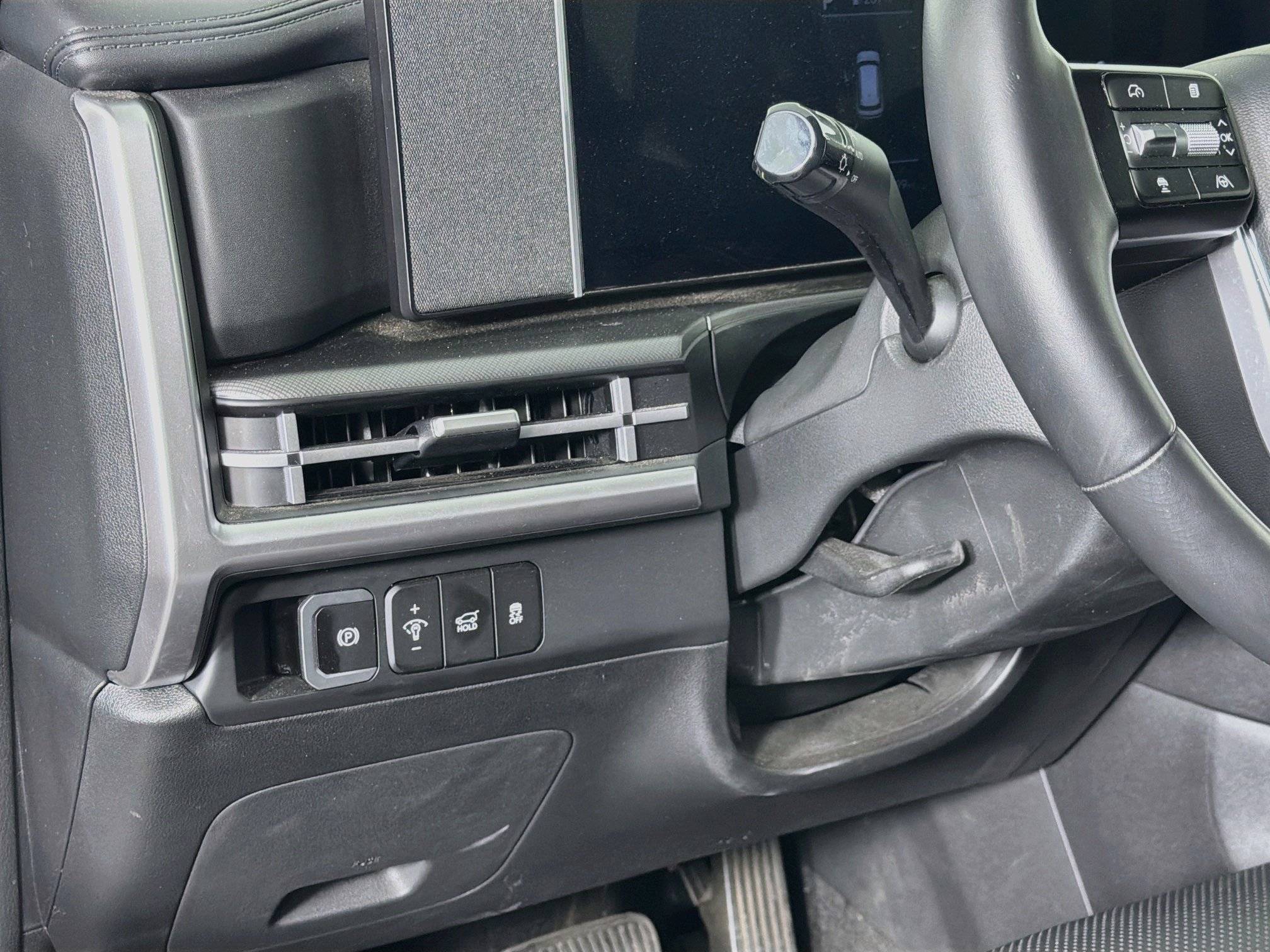 Used 2026 Hyundai Santa Fe SEL FWD image 17