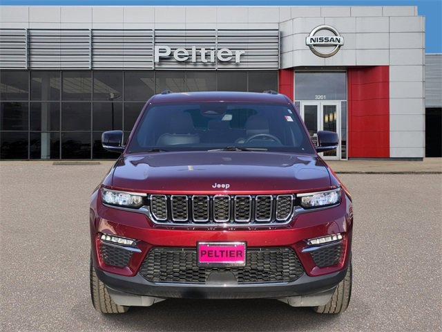 Used 2024 Jeep Grand Cherokee Limited image 2