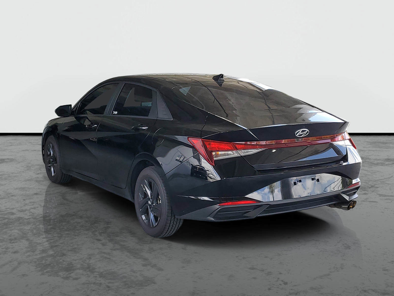 Used 2023 Hyundai Elantra SEL FWD image 3