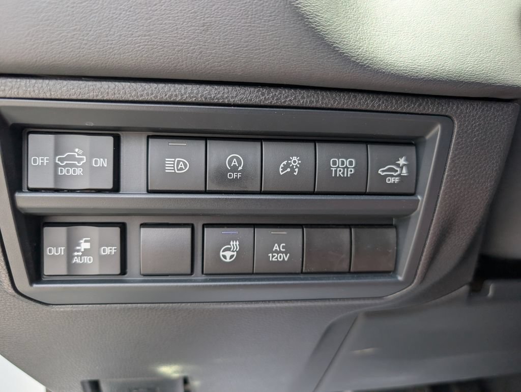 Used 2025 Toyota Tundra Platinum AWD/4WD image 27
