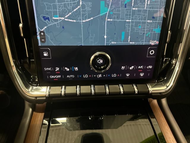 Used 2026 GMC Yukon Denali w/ Denali Reserve Package AWD/4WD image 19