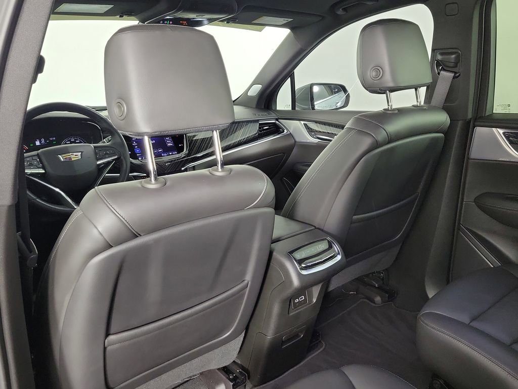 Certified 2025 Cadillac XT6 Premium Luxury FWD image 12