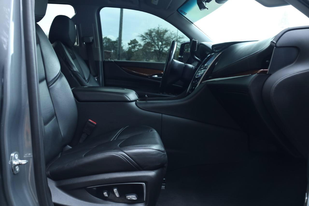 Used 2019 Cadillac Escalade ESV Luxury RWD image 17