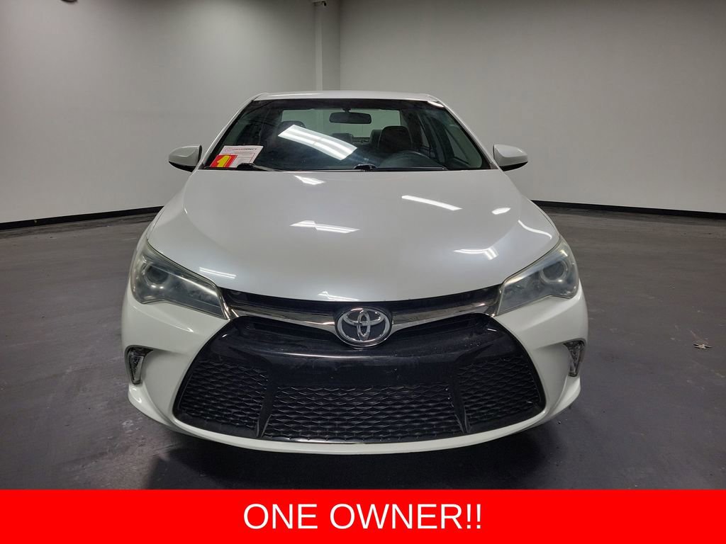 Used 2015 Toyota Camry XSE image 2