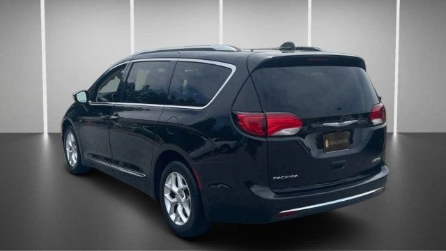 Used 2020 Chrysler Pacifica Limited FWD image 8