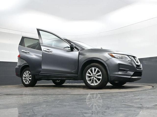 Used 2018 Nissan Rogue SV image 38