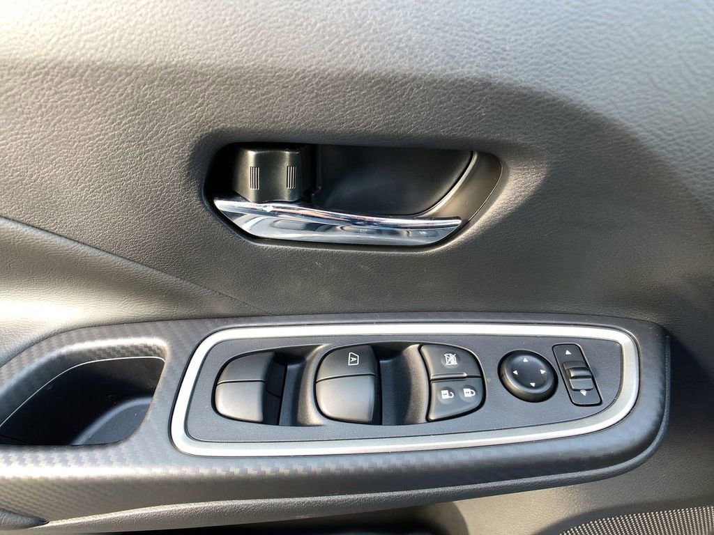 New 2025 Nissan Versa SR w/ Trunk Package image 14