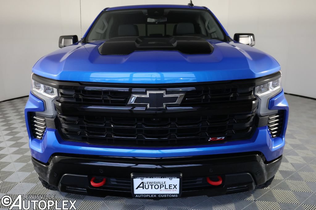 Used 2025 Chevrolet Silverado 1500 LT Trail Boss w/ LT Trail Boss Premium Package AWD/4WD image 2