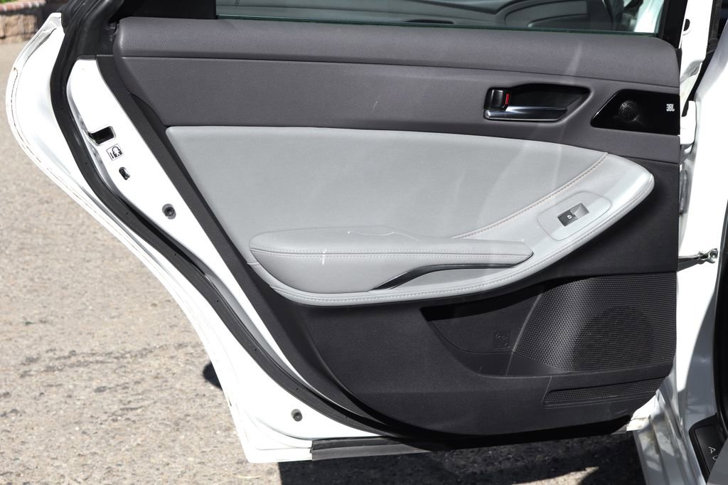 Used 2020 Toyota Avalon XSE FWD image 38