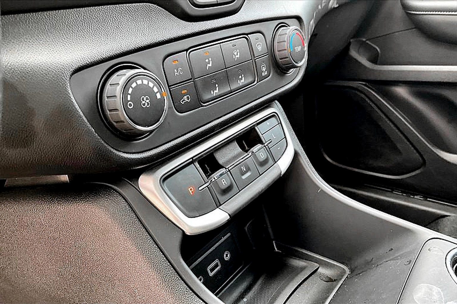 Used 2025 GMC Terrain Elevation image 14