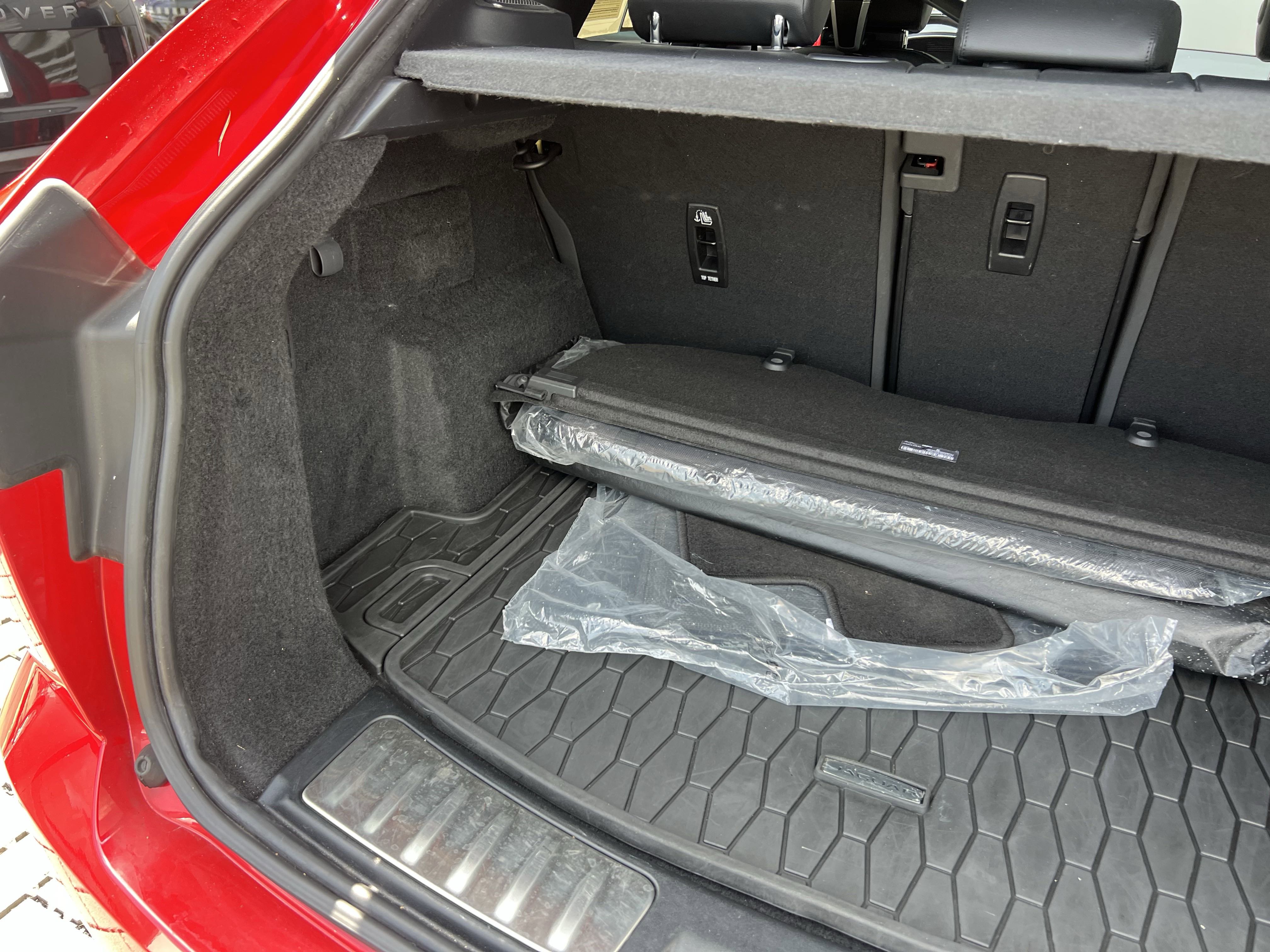 Certified 2022 Jaguar E-PACE SE image 36