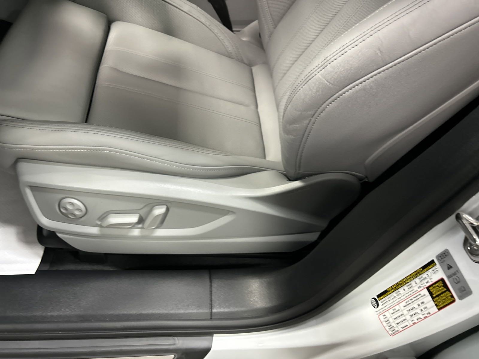 New 2024 Audi Q5 e Prestige image 13