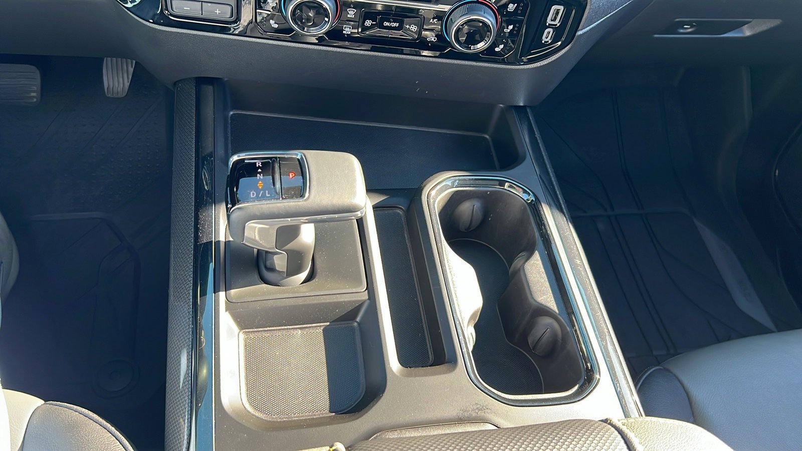 Used 2024 Chevrolet Silverado 1500 ZR2 w/ Technology Package image 31