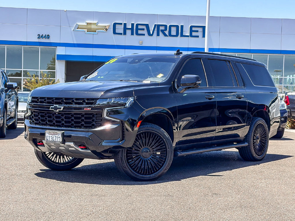 Used 2024 Chevrolet Suburban Z71 w/ Luxury Package AWD/4WD image 1