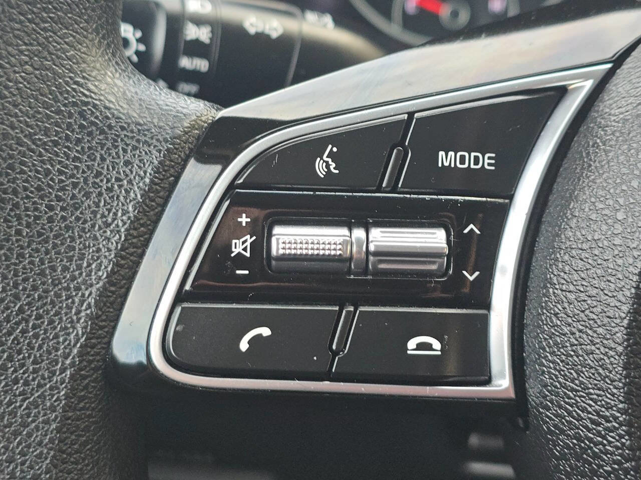 Used 2020 Kia Optima LX image 6