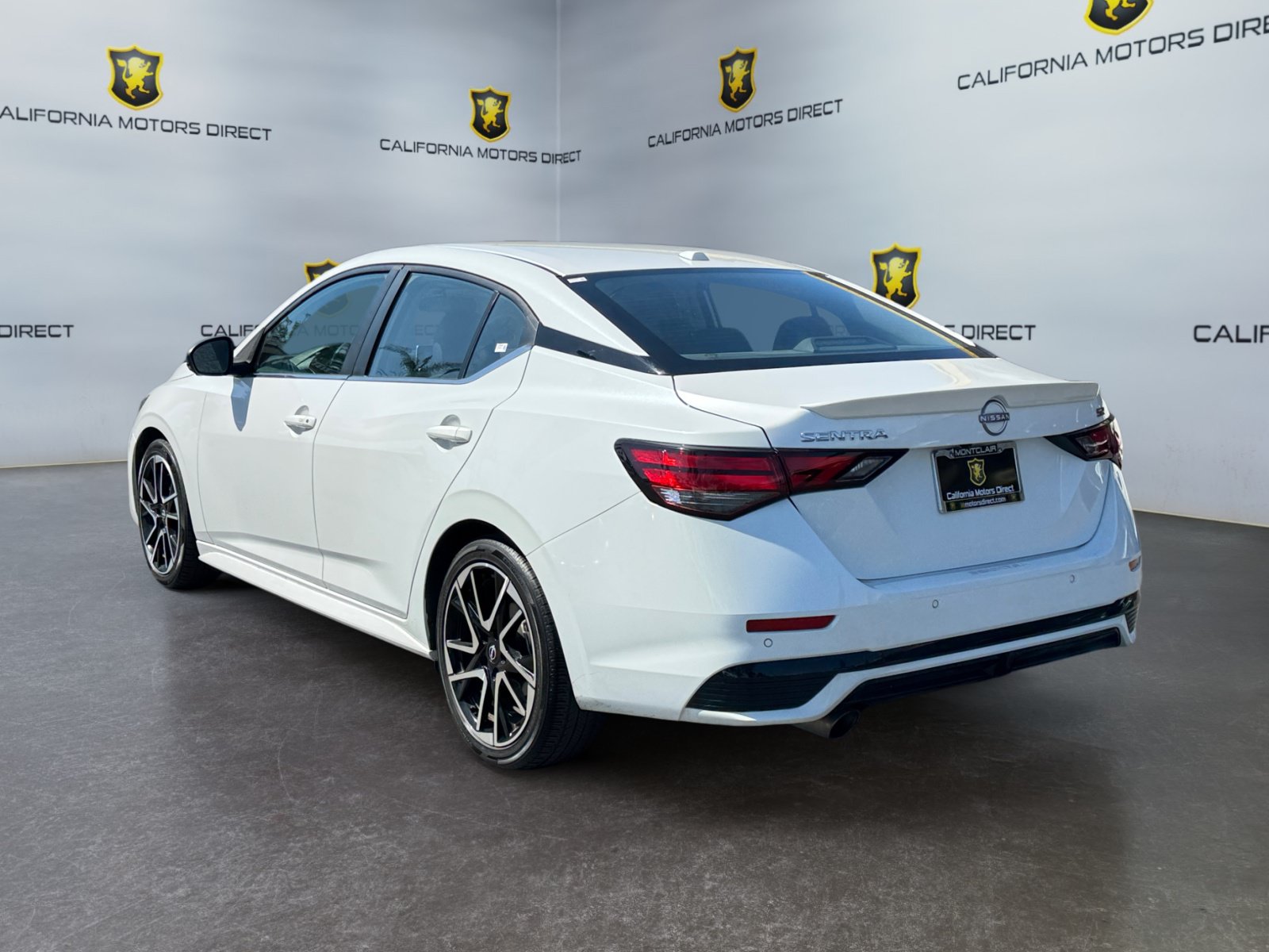 Used 2024 Nissan Sentra SR w/ SR Premium Package FWD image 3