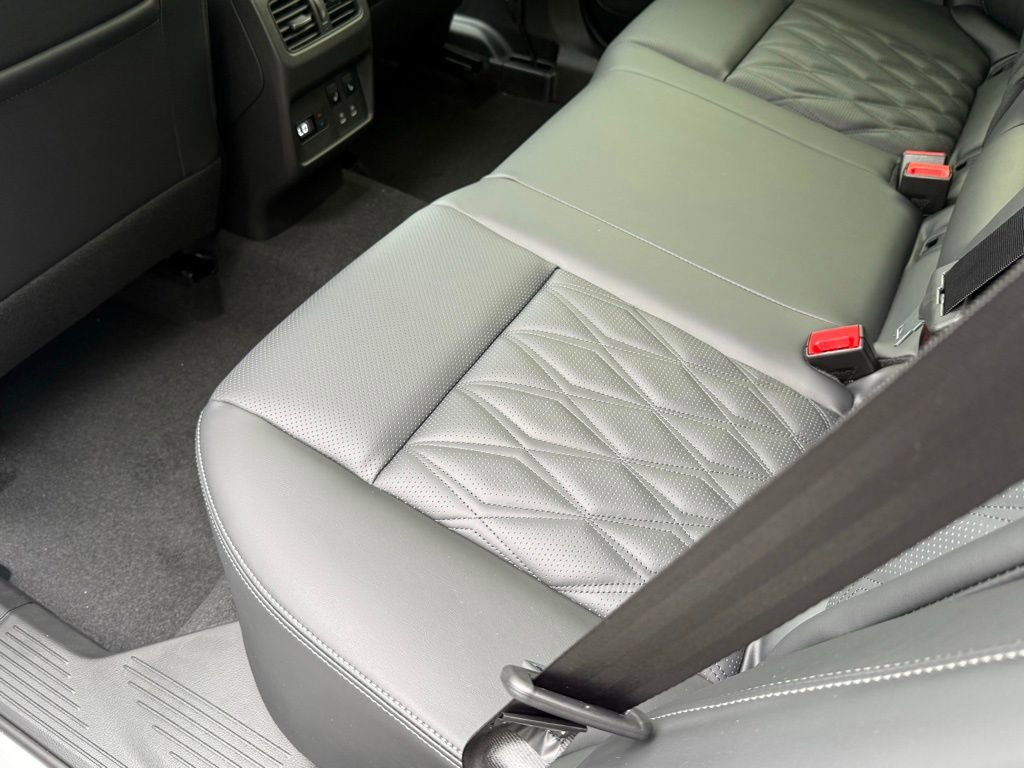 New 2026 Nissan Rogue Platinum image 19