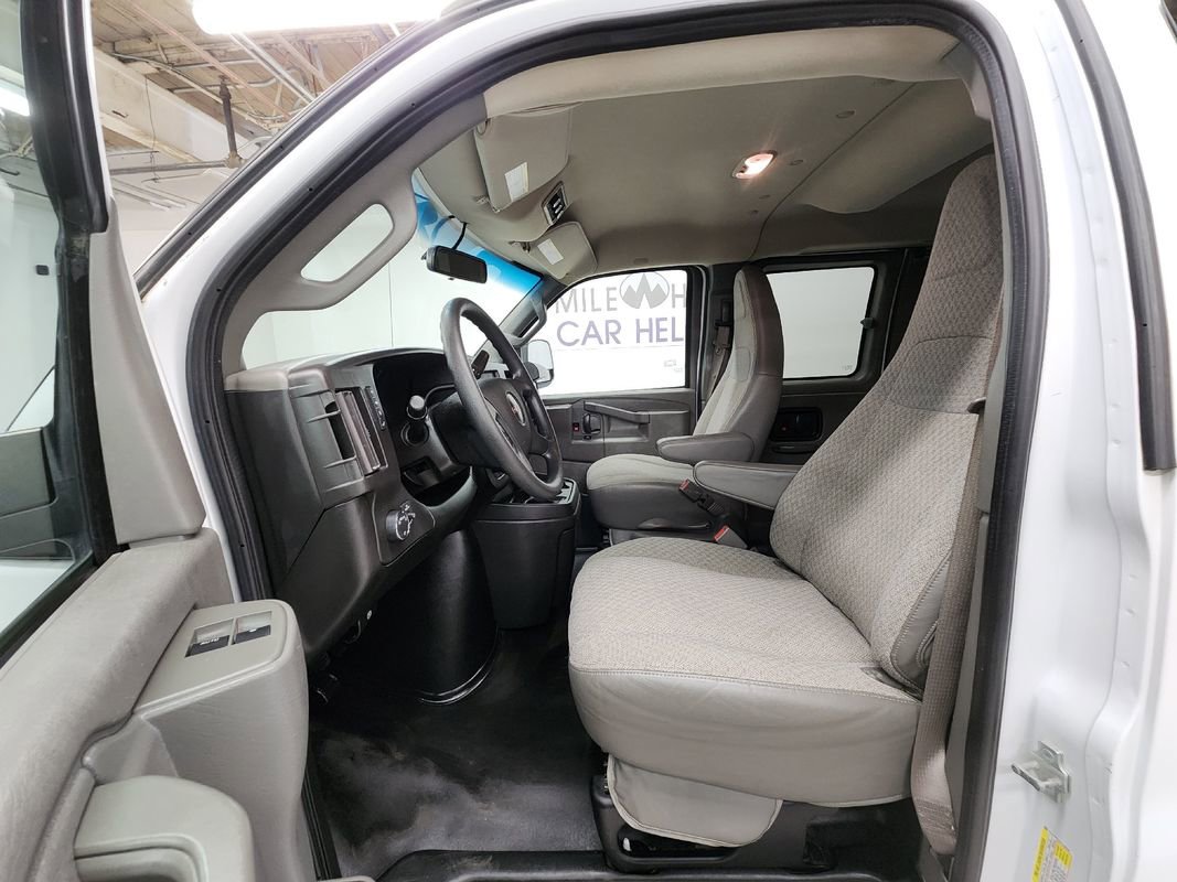 Used 2018 GMC Savana 3500 LT w/ LT Preferred Equipment Group image 12