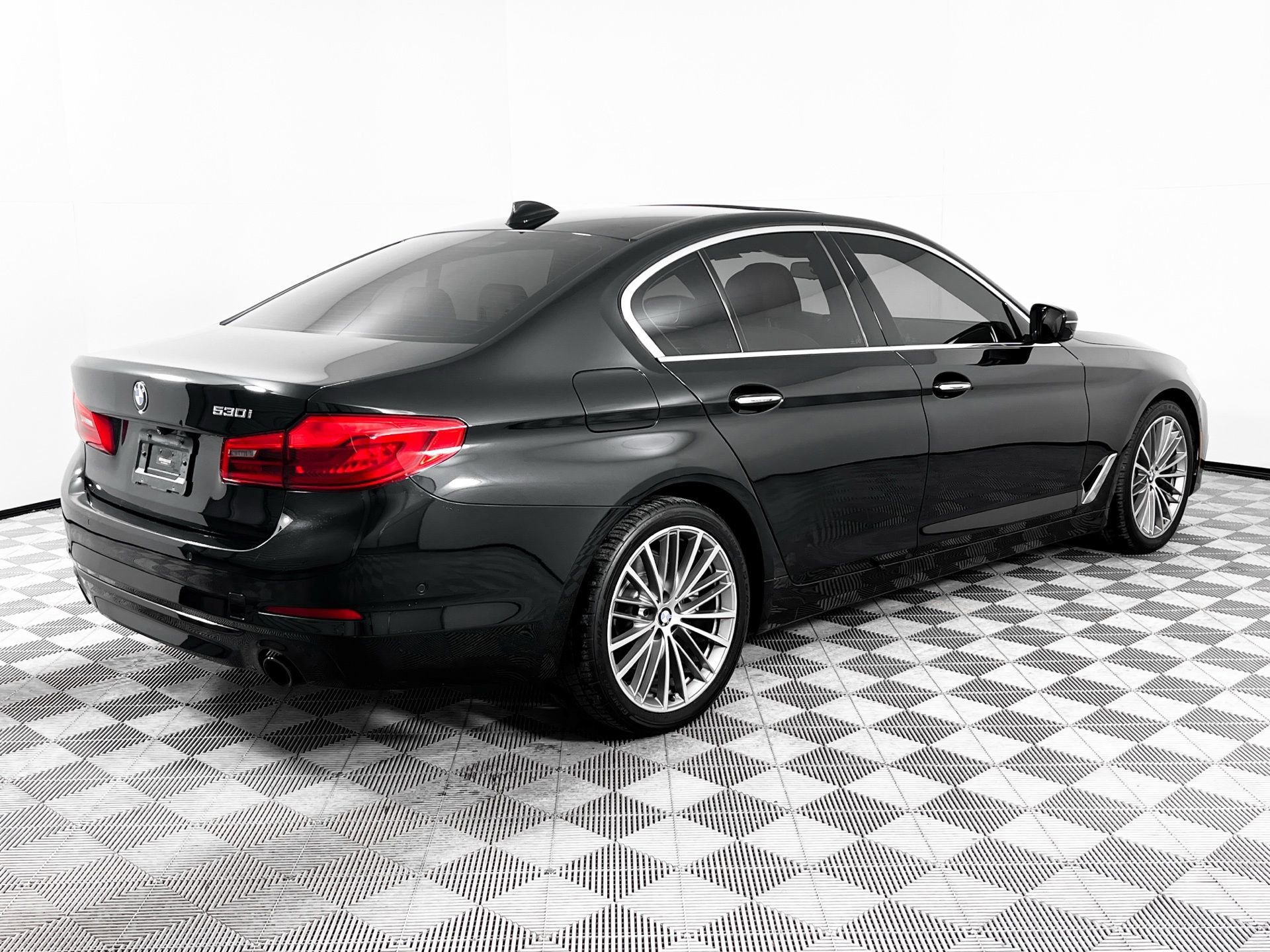 Used 2017 BMW 530i image 7