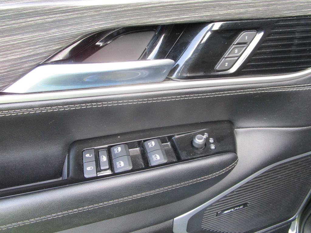Used 2022 Jeep Wagoneer Series III AWD/4WD image 25