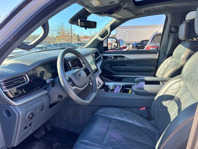 Used 2022 Jeep Grand Wagoneer Series III w/ Rear Seat Video Group 1 AWD/4WD image 11