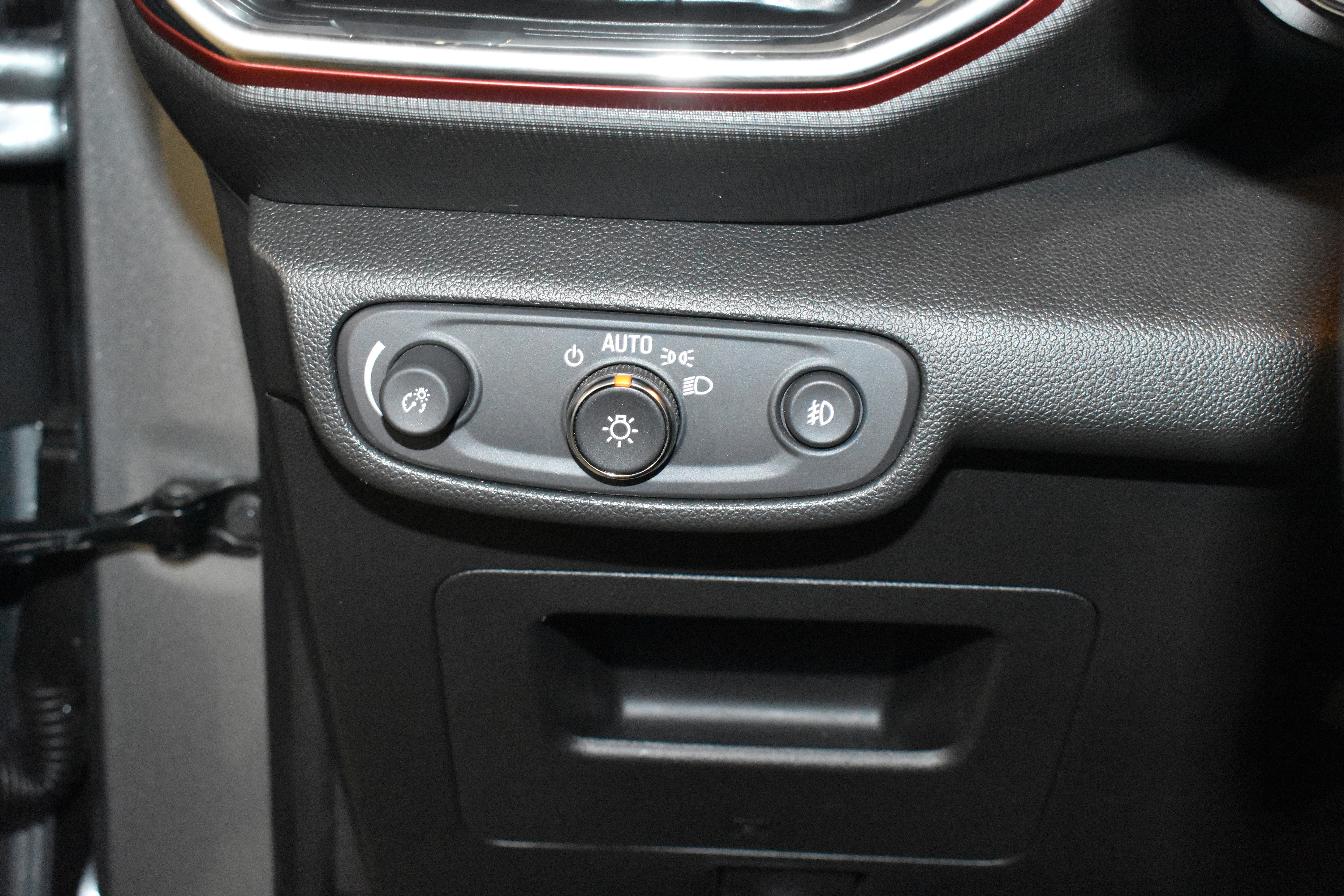 Used 2023 Chevrolet TrailBlazer RS w/ Sun and Liftgate Package FWD image 15