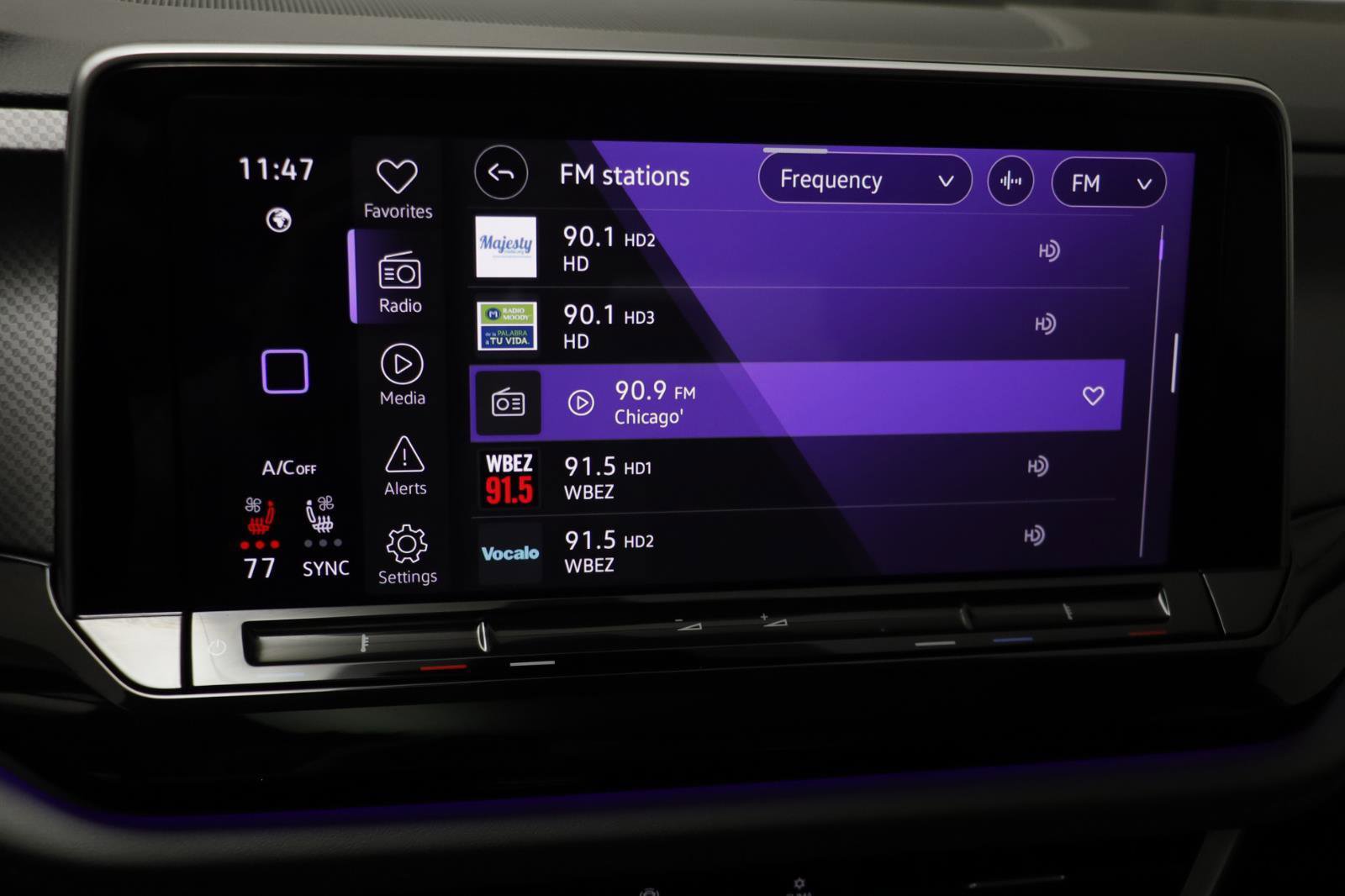 Used 2025 Volkswagen Atlas Peak Edition SE image 8