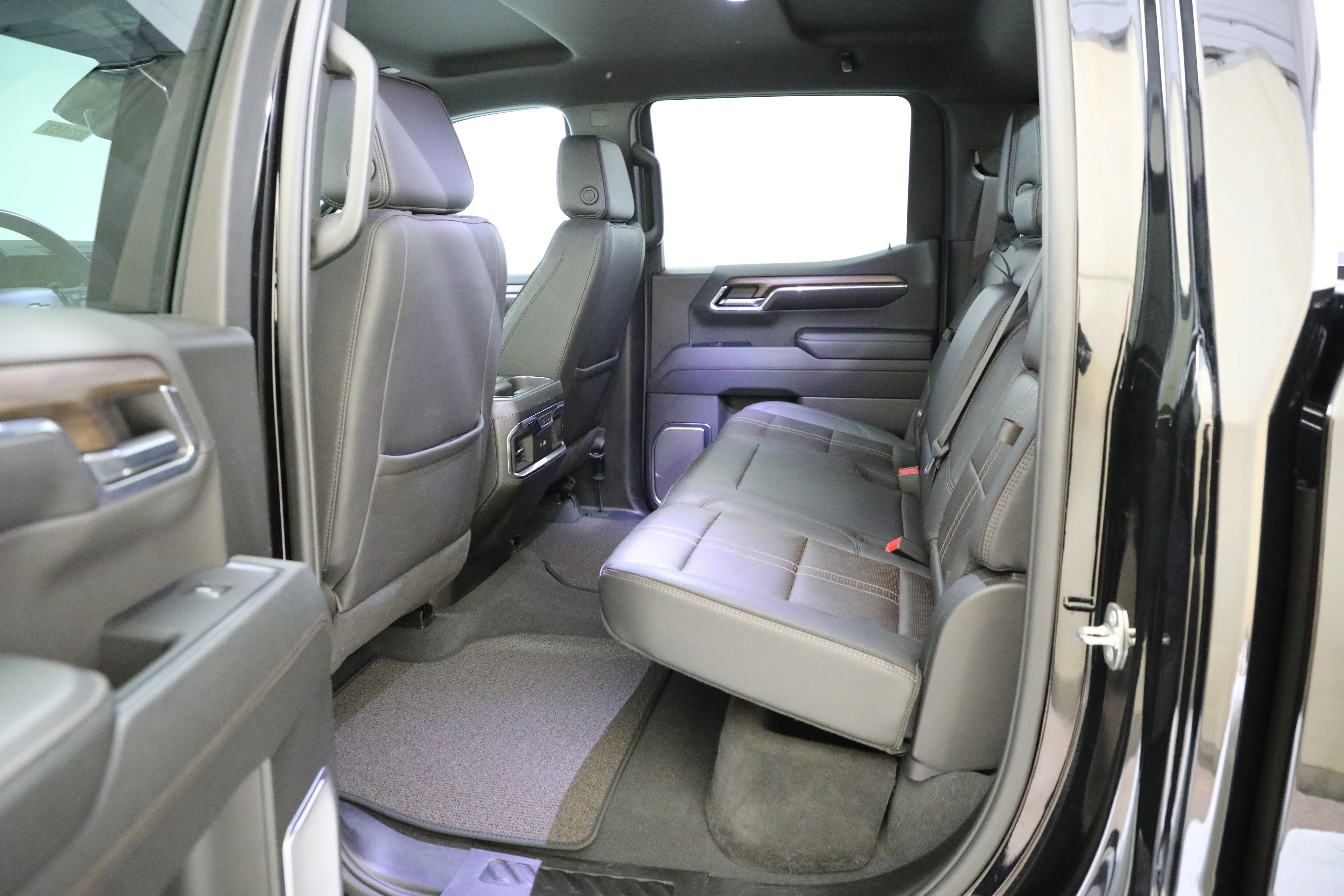 Certified 2024 Chevrolet Silverado 1500 High Country w/ Technology Package image 15