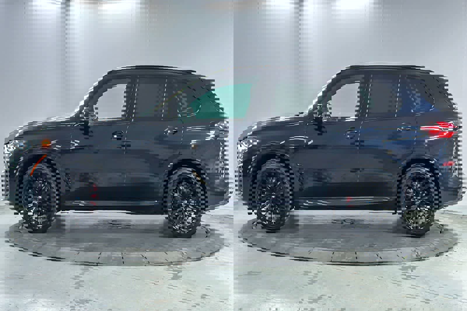 Used 2024 BMW X5 M60i image 5