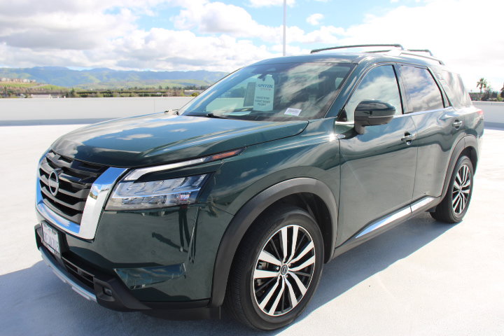 Used 2023 Nissan Pathfinder Platinum image 7