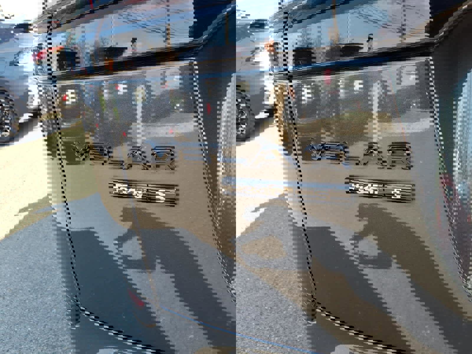 Used 2020 Land Rover Range Rover Velar R-Dynamic S image 9