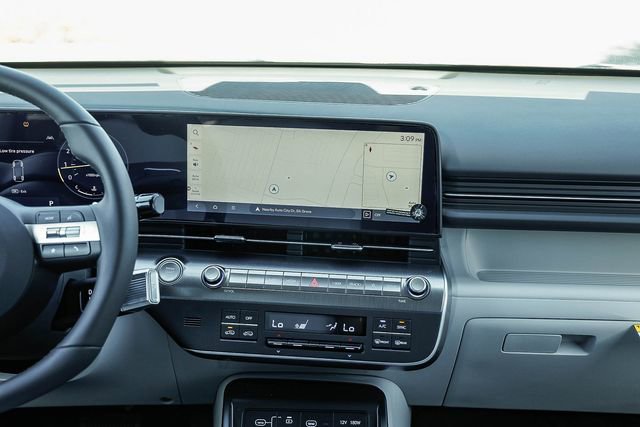 New 2024 Hyundai Kona SEL w/ Convenience Package FWD image 13