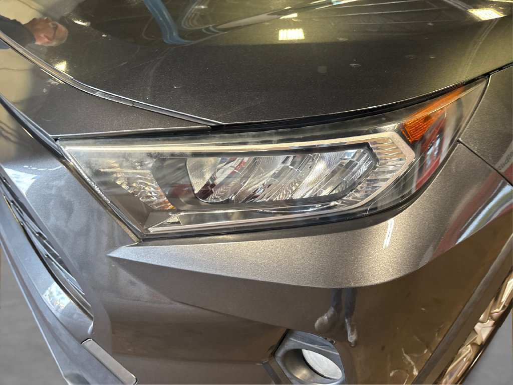 Used 2019 Toyota RAV4 XLE Premium FWD image 22