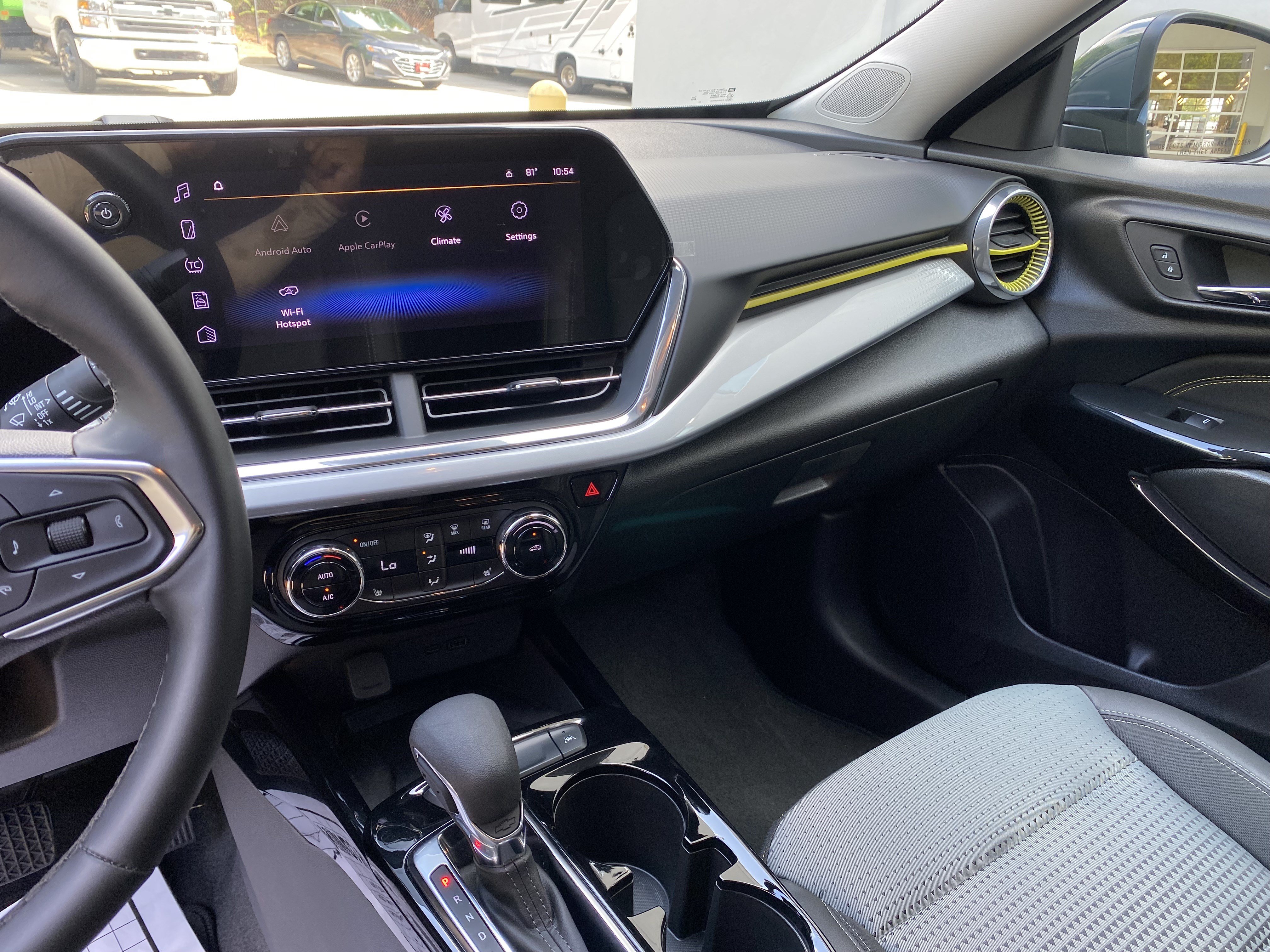 Used 2026 Chevrolet Trax LT w/ Sunroof Package FWD image 23