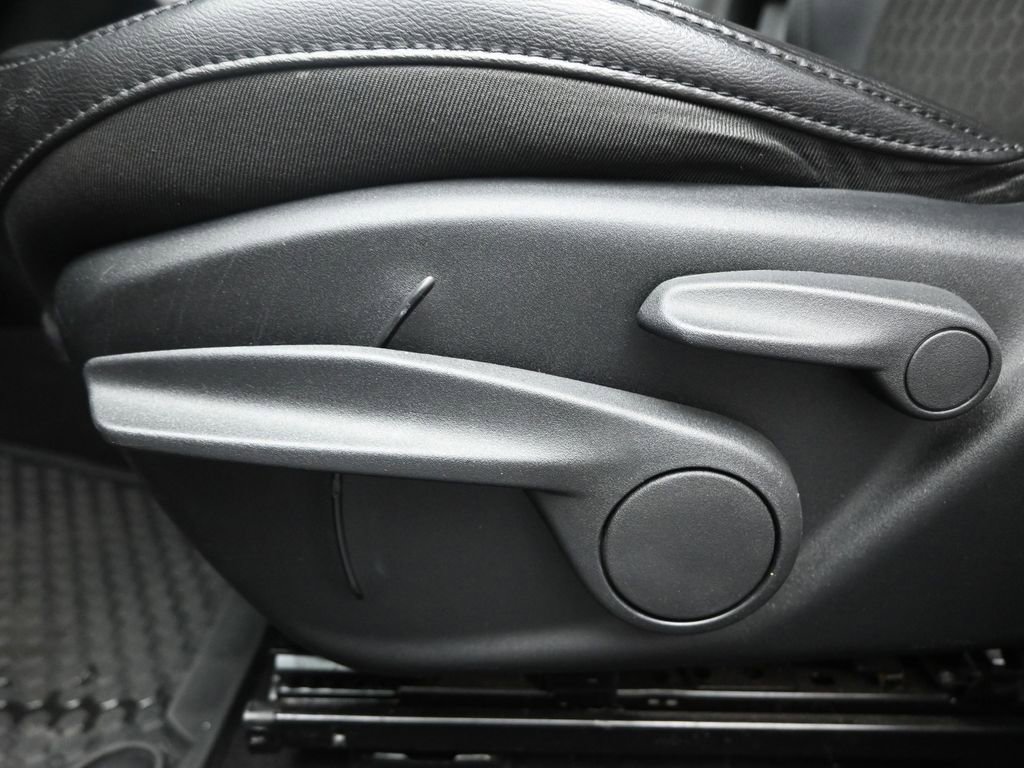 Used 2020 Jeep Compass Latitude image 10