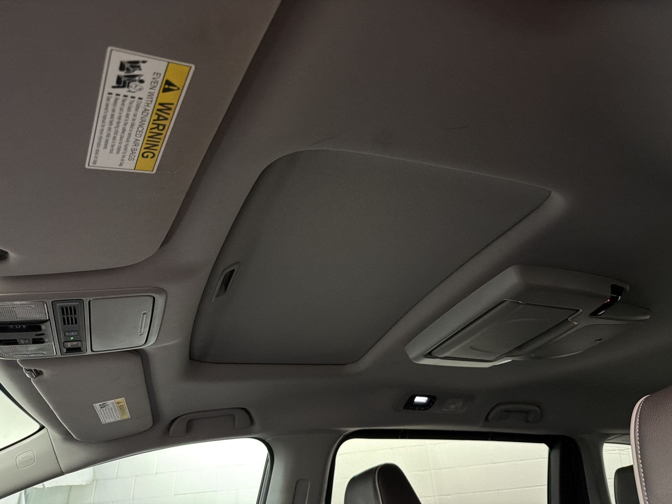 Used 2023 Honda Odyssey Elite image 15