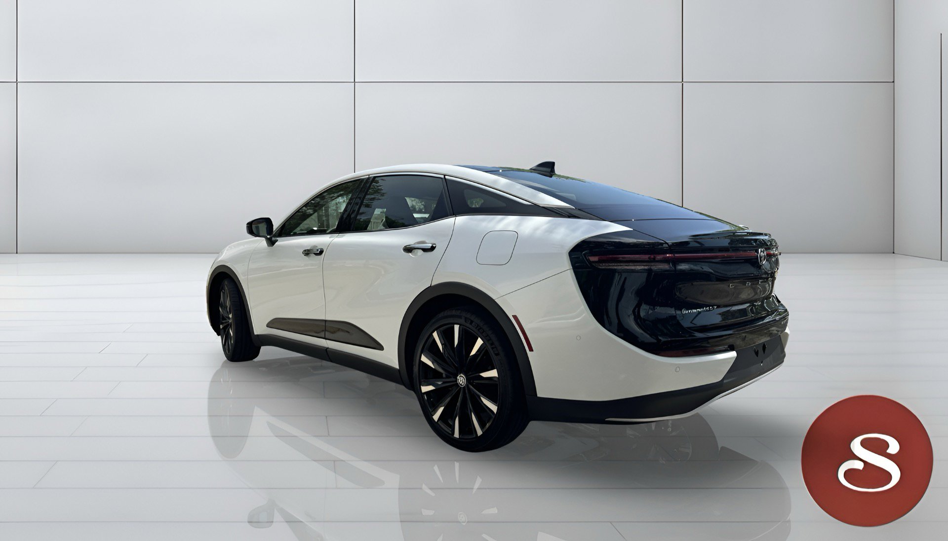 Used 2024 Toyota Crown Platinum AWD/4WD image 2