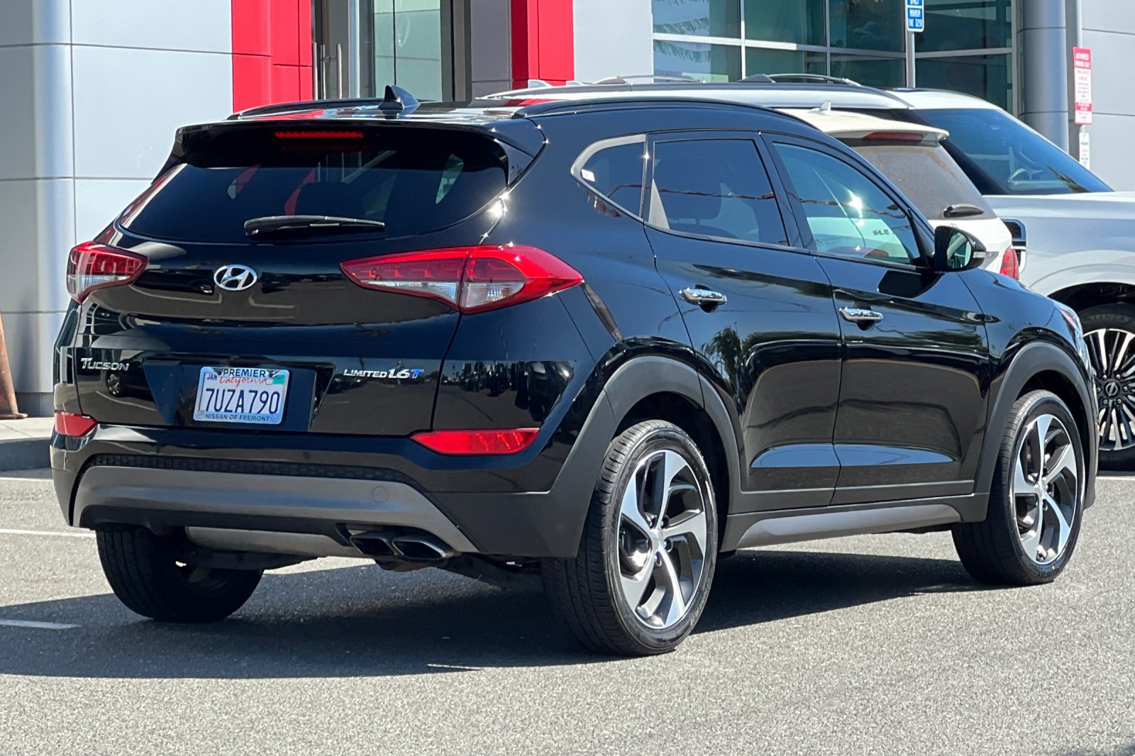 Used 2016 Hyundai Tucson Limited w/ Option Group 03 FWD image 4