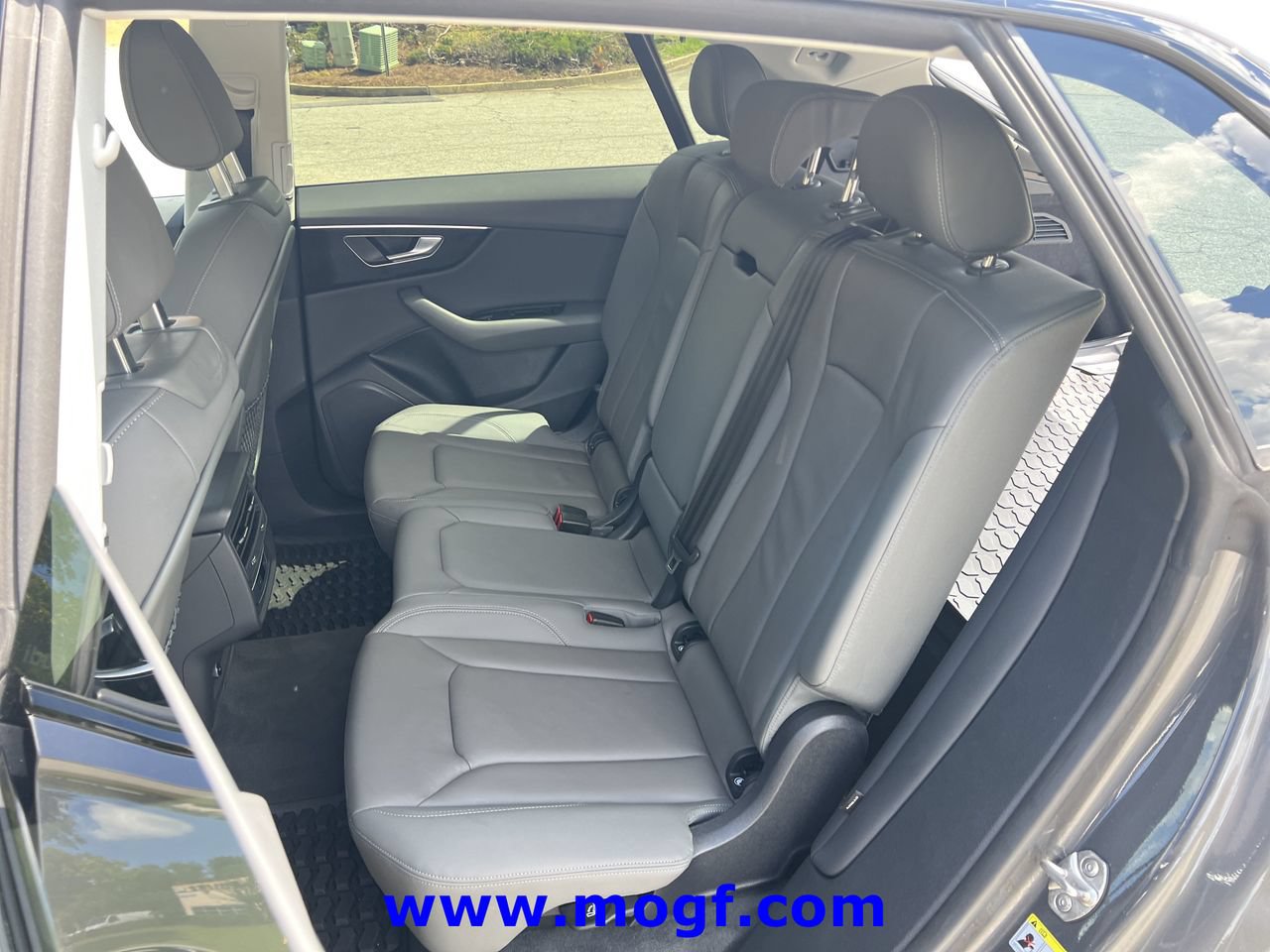 Used 2025 Audi Q8 Premium AWD/4WD image 19