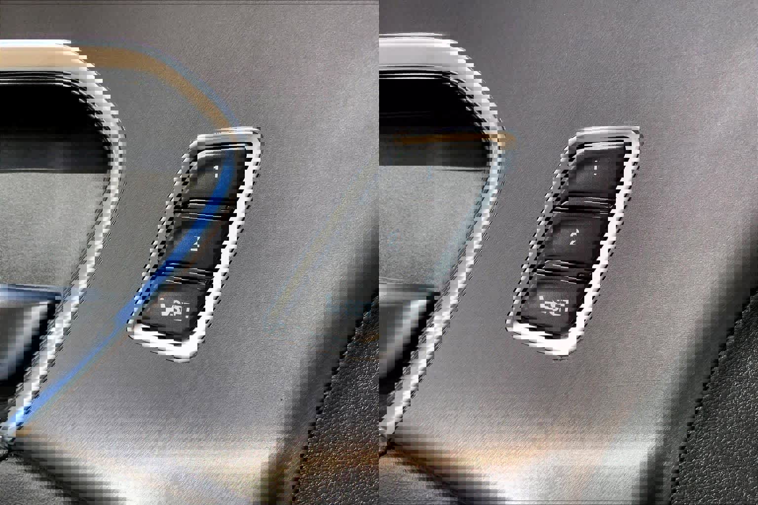 Used 2025 Acura RDX SH-AWD image 33