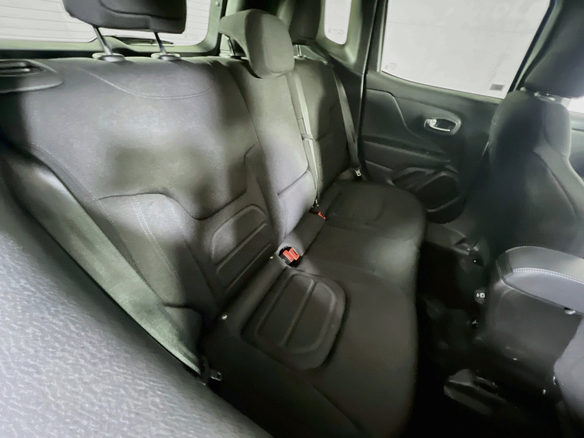 Used 2022 Jeep Renegade Latitude w/ Convenience Group AWD/4WD image 25