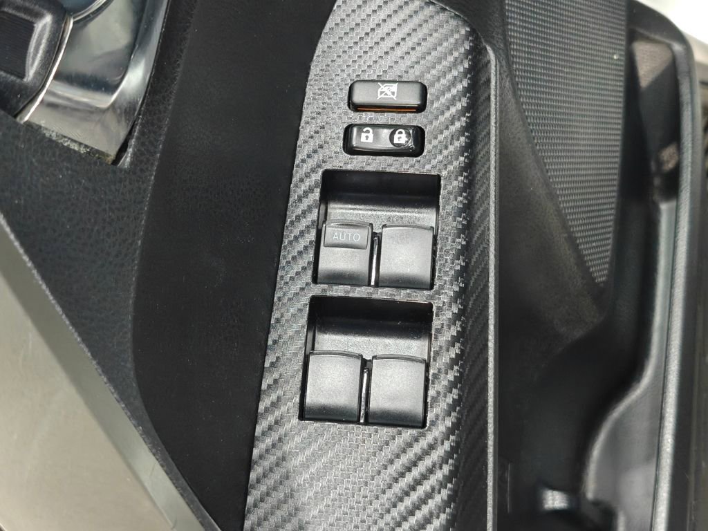 Used 2015 Toyota RAV4 XLE AWD/4WD image 35