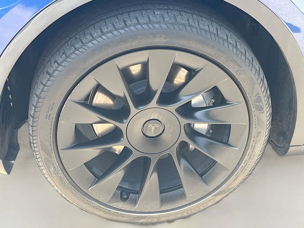 Used 2024 Tesla Model Y Long Range RWD image 32